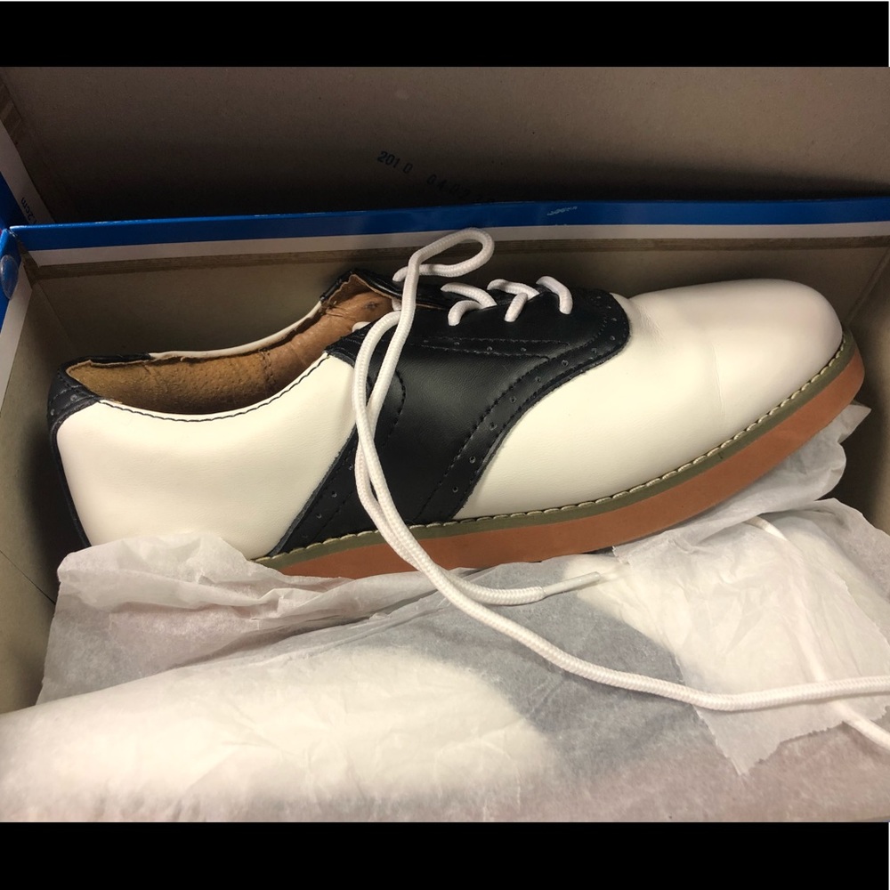 Women’s saddle oxfords